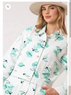 Final price $10 no offers Women’s western cowboy Print Cropped Jacket